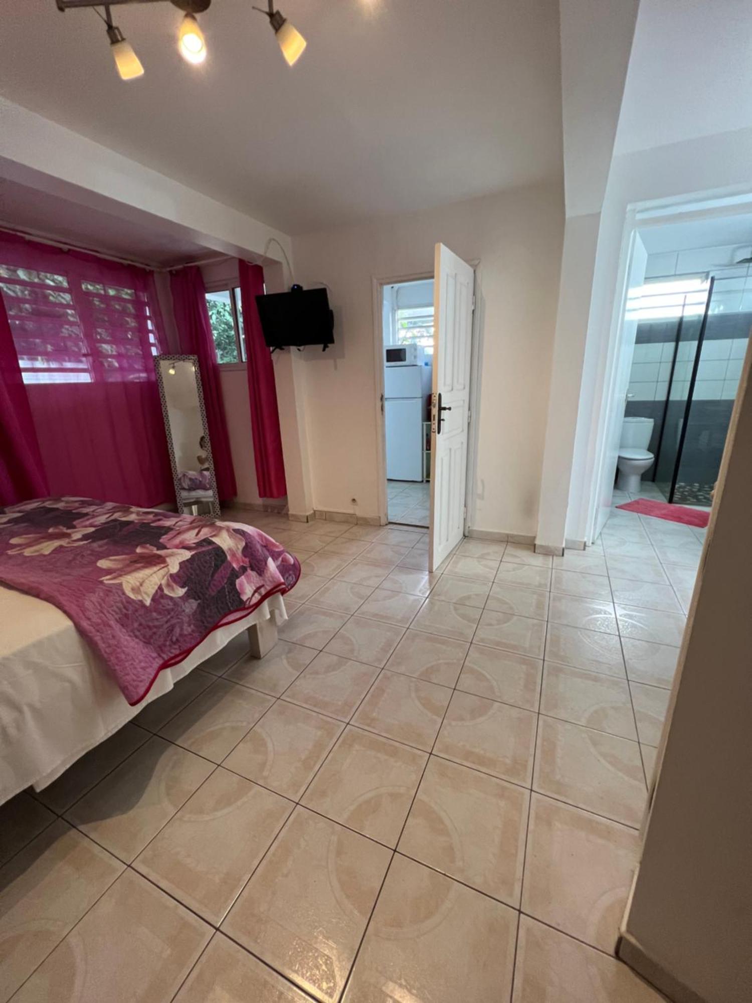 Location Tropical Appartement Sainte-Anne  Buitenkant foto
