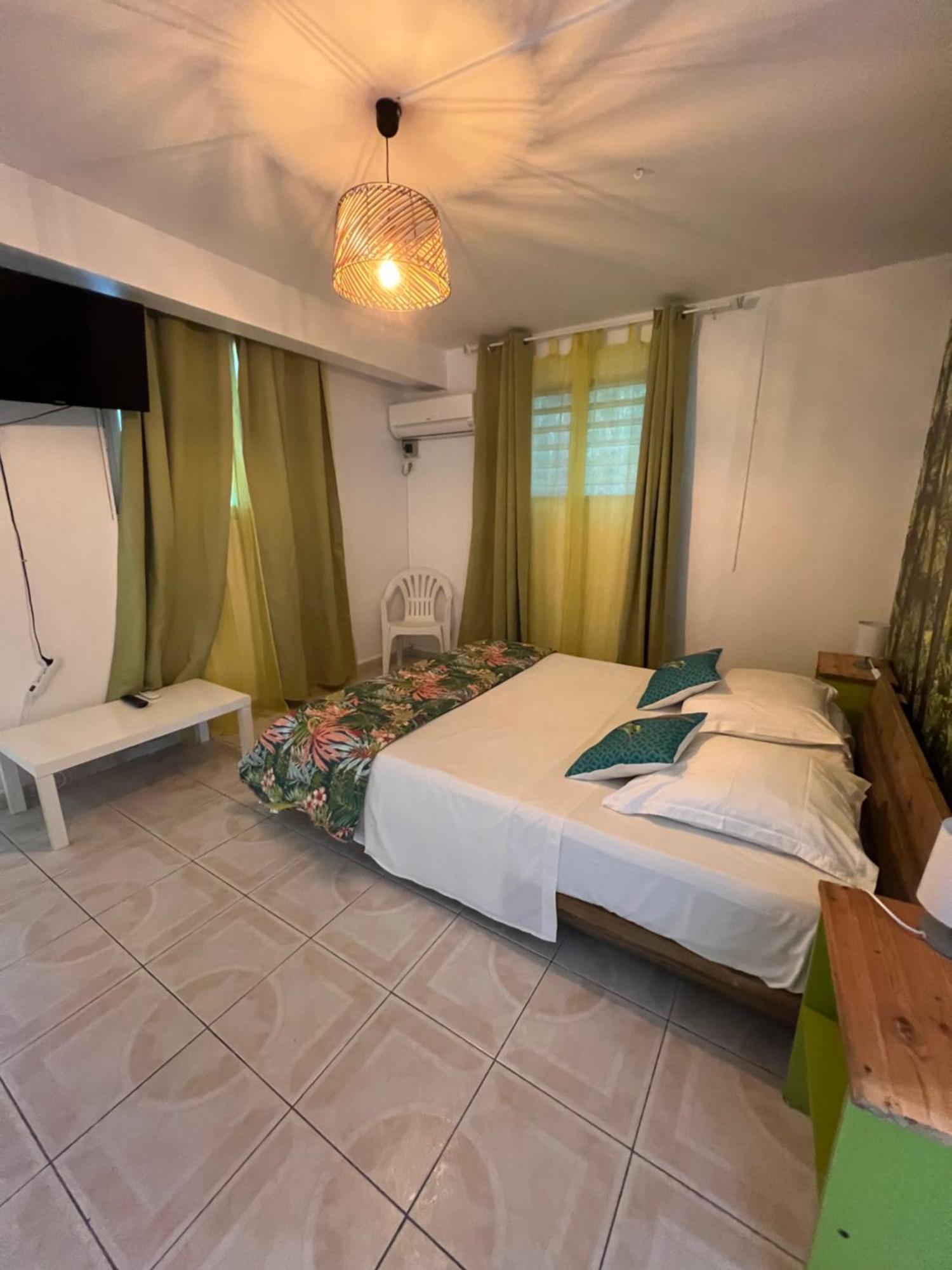 Location Tropical Appartement Sainte-Anne  Buitenkant foto