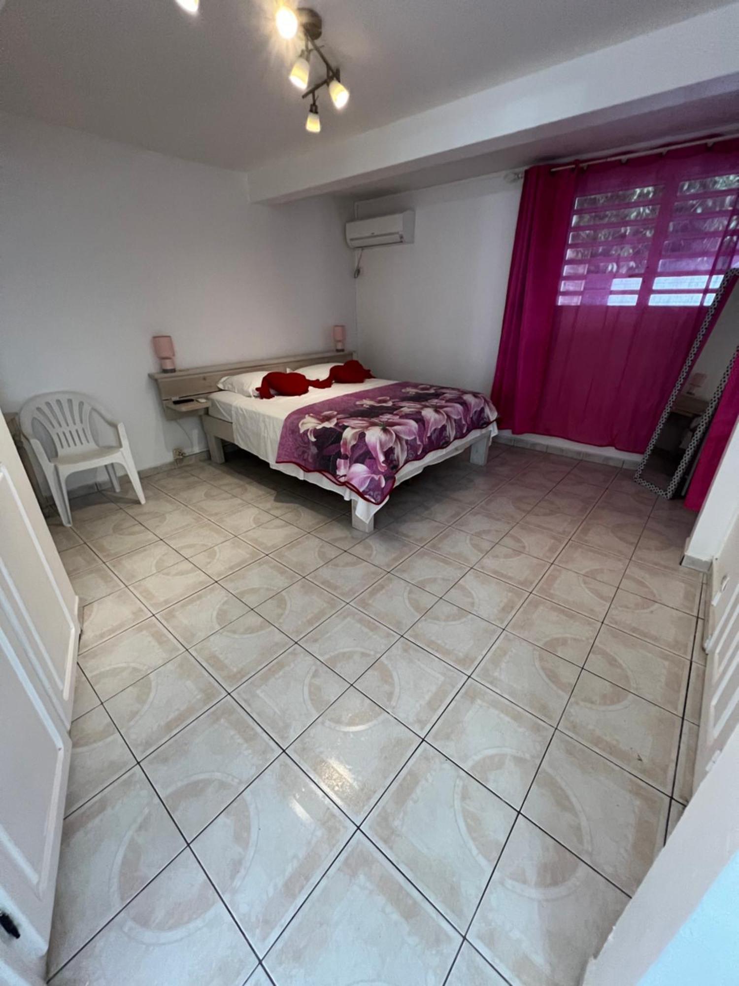 Location Tropical Appartement Sainte-Anne  Buitenkant foto