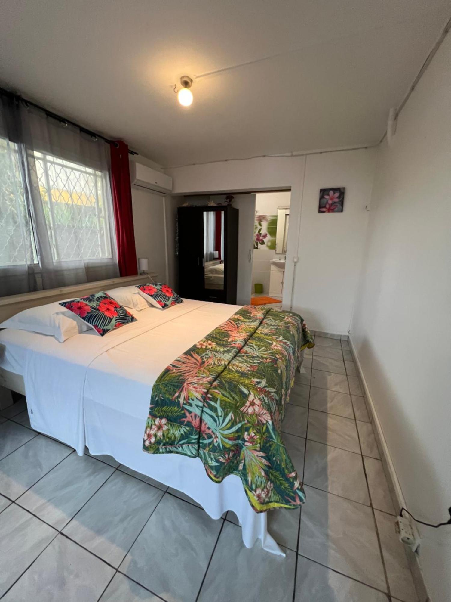 Location Tropical Appartement Sainte-Anne  Buitenkant foto